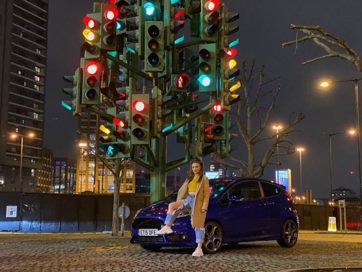 “Too Pretty For This Job”