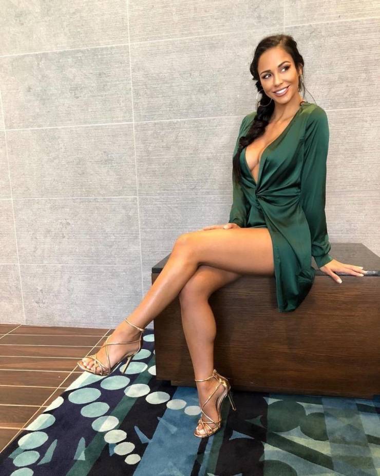 Long Legs + High Heels = Perfect Combo