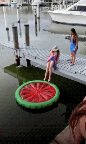 hottie fails are even more spectacular 29 gifs 8.html - 1 HD GIF | Premium Gallery 2021