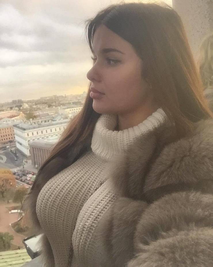 Sweater Season Looks Pretty Hot!