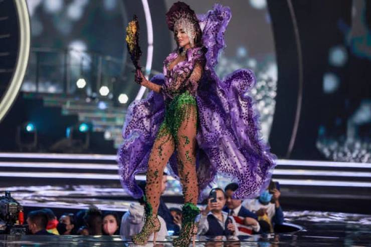 “Miss Universe” Contestants Wearing Their National Costumes