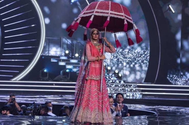 “Miss Universe” Contestants Wearing Their National Costumes