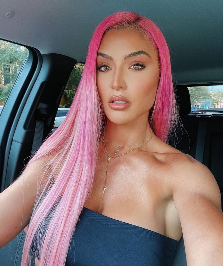 Sexy Girls With Neon Hair!