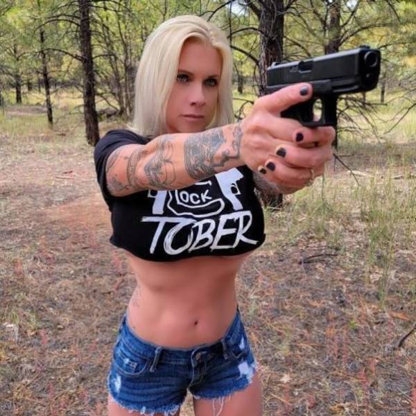 sexy girls with some serious firearms 56 pics 4.html - 56 HD Photos | Premium Gallery 2022