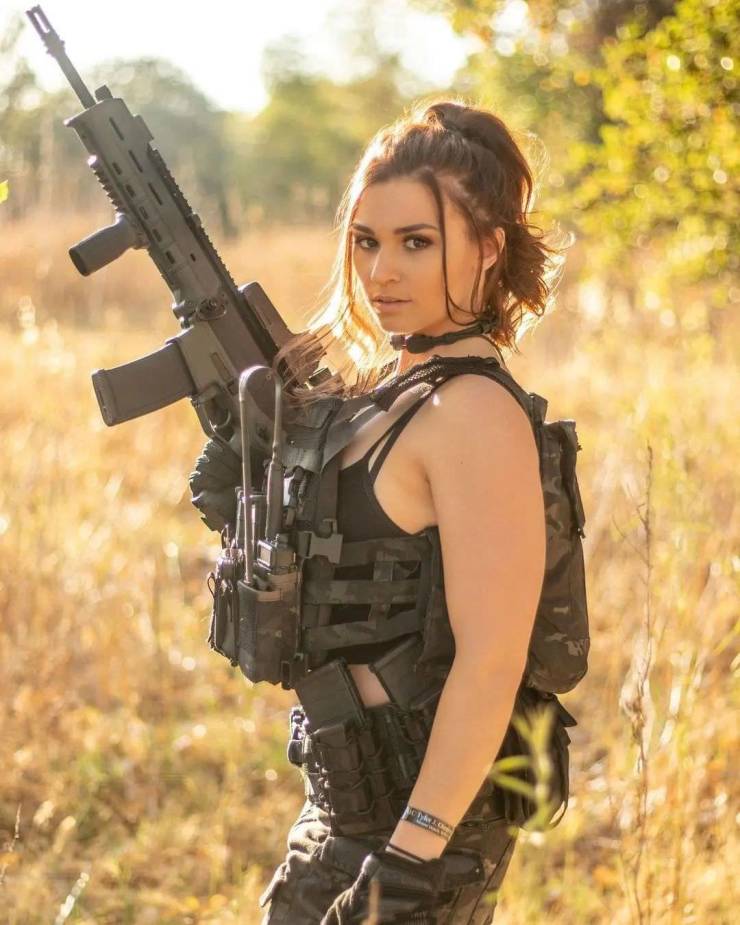 Sexy Girls With Some Serious Firearms