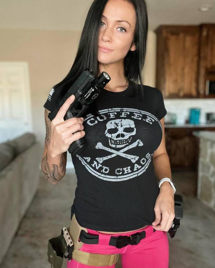 Sexy Girls With Some Serious Firearms