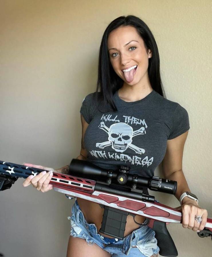 sexy girls with some serious firearms 56 pics 4.html - 56 HD Photos | Premium Gallery 2022