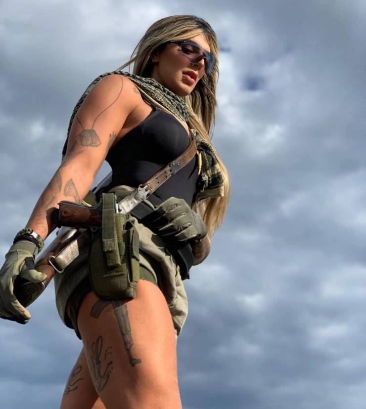 Guns Out!