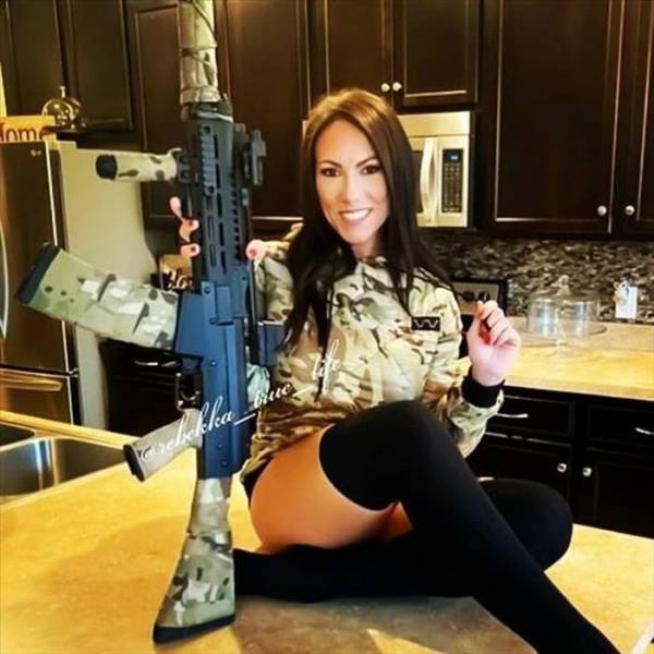 guns and girls a powerful combination 40 pics 7.html - 40 HD Photos | Premium Gallery 2023