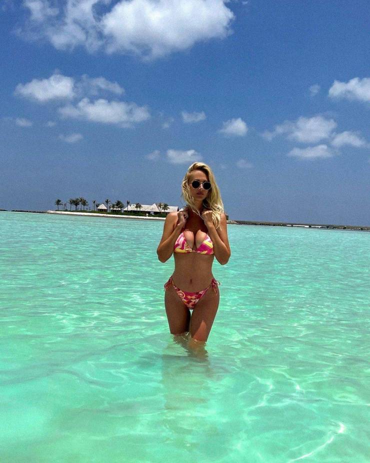 Beautiful Summer Loving Bikini Girls