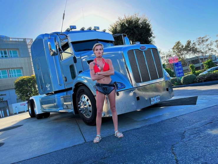 World’s Hottest Trucker
