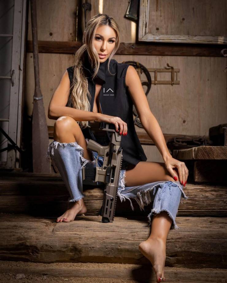 big guns and sexy girls 61 pics 30.html - 61 HD Photos | Premium Gallery 2023