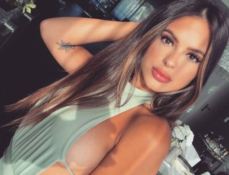 the beauty of side boobs 30 pics 12.html - 30 HD Photos | Premium Gallery 2023