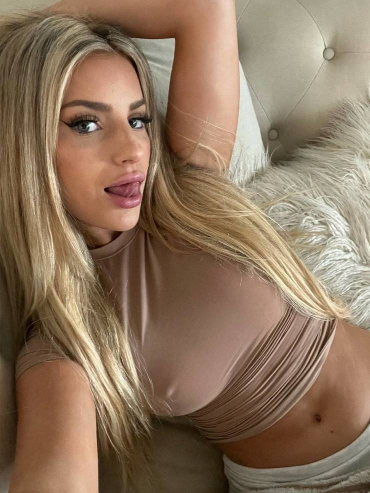 tongues out 46 pics 22.html - 46 HD Photos | Premium Gallery 2023