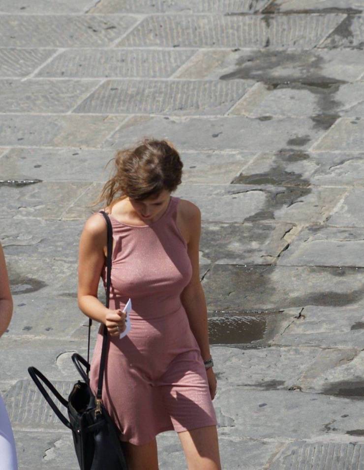 Hot Girls You Meet On The Streets