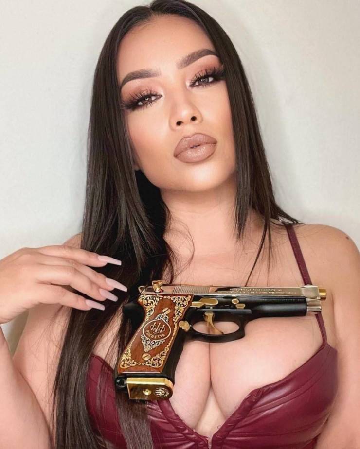 guns and girls a powerful combination 57 pics 2.html - 57 HD Photos | Premium Gallery 2023