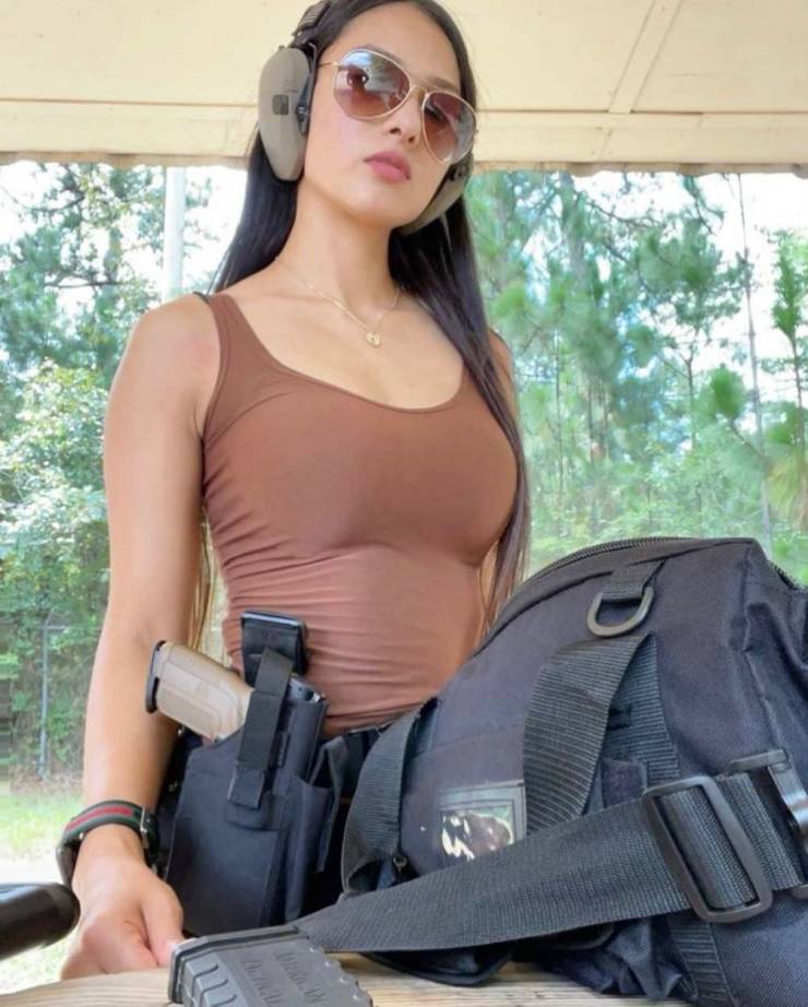 guns and girls a powerful combination 57 pics 2.html - 57 HD Photos | Premium Gallery 2023