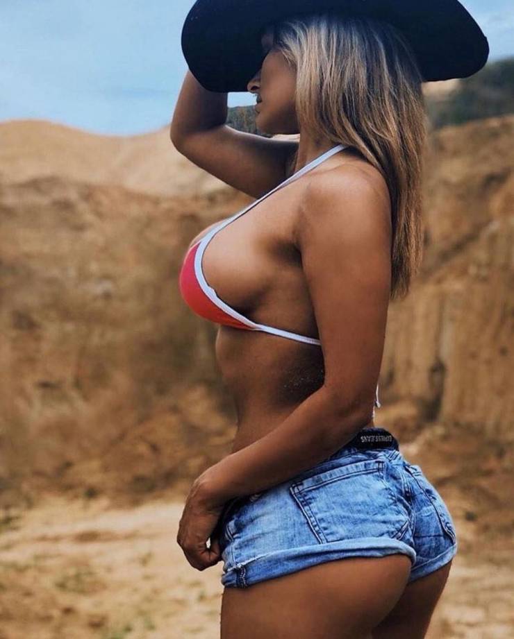 sideboobs look good from all angles 46 pics 3.html - 46 HD Photos | Premium Gallery 2023