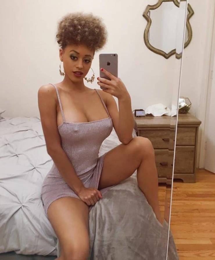 whats in the mirror 47 pics 1.html - 47 HD Photos | Premium Gallery 2023