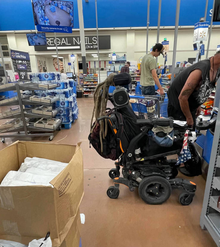 walmart customers are wild 36 pics 4.html - 36 HD Photos | Premium Gallery 2023