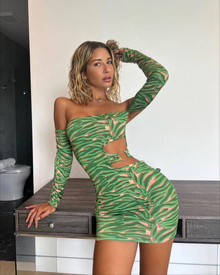 Girls, You Are Rocking That Dress!