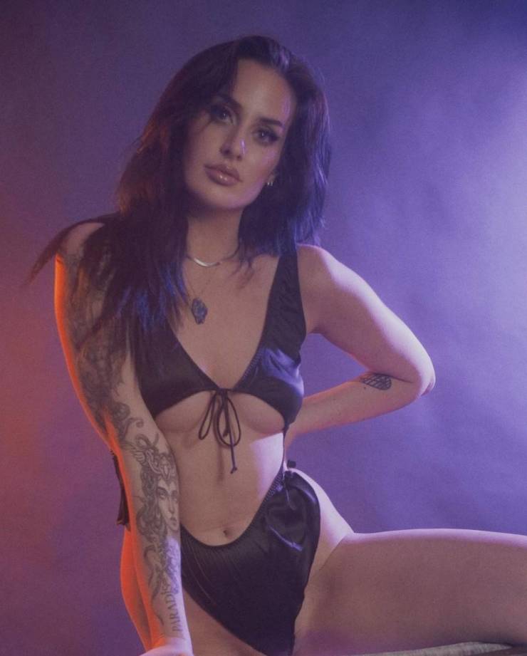 overwhelming underboobs 44 pics 2.html - 44 HD Photos | Premium Gallery 2023