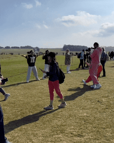 influencers in action 16 gifs 7.html - 1 HD GIF | Premium Gallery 2024