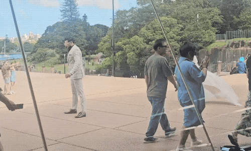 influencers in action 16 gifs 7.html - 1 HD GIF | Premium Gallery 2024