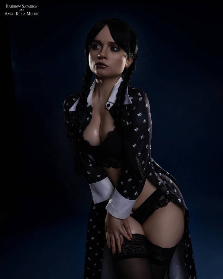 Cosplay? No, Sexy Cosplay!