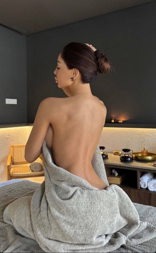 the beauty of side boobs 41 pics 15.html - 41 HD Photos | Premium Gallery 2024