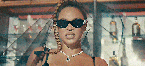 The Iconic Beauty Of Beyoncé