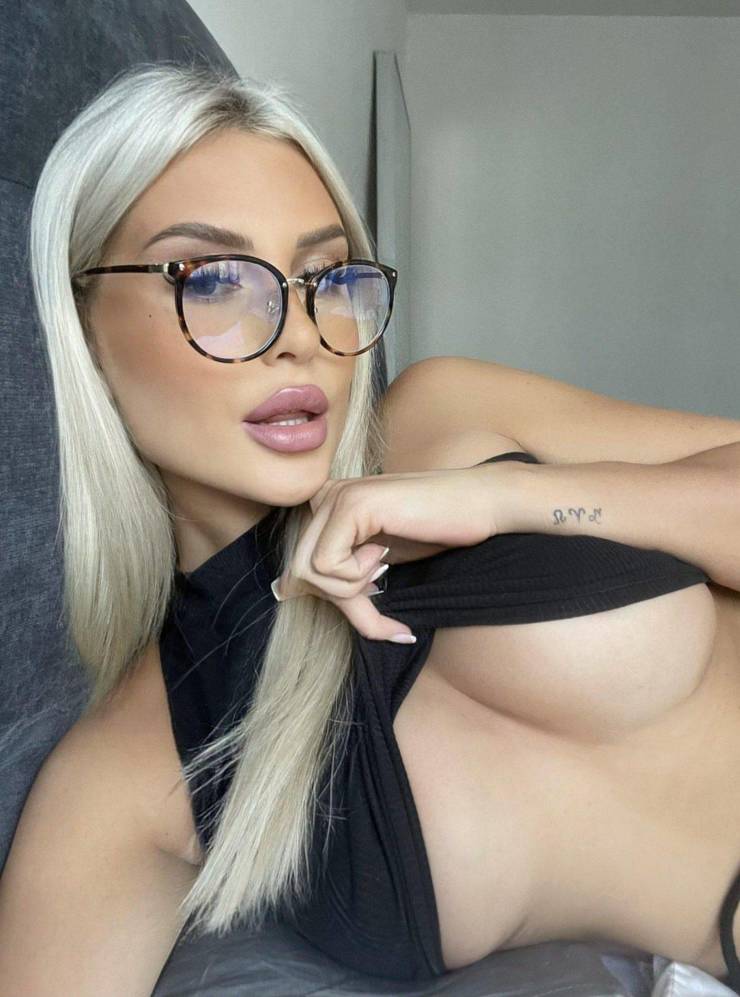 pretty eyes behind cute glasses 30 pics 5.html - 30 HD Photos | Premium Gallery 2024