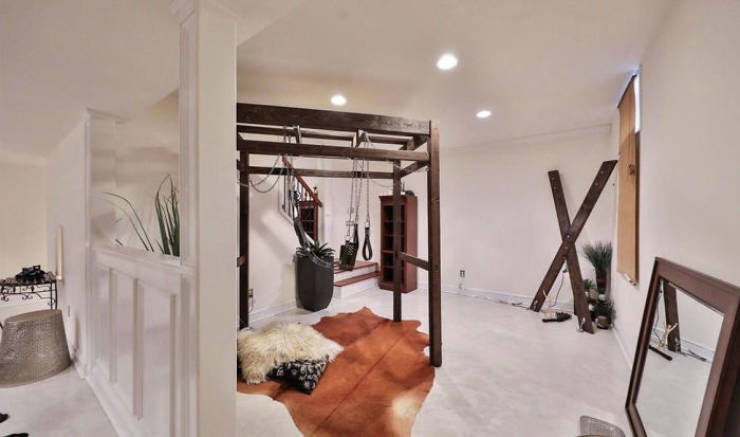 This House Has Some Kinky Secrets