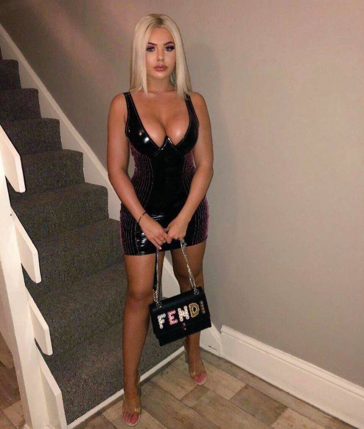 oh my those tight dresses 56 pics 6.html - 56 HD Photos | Premium Gallery 2019