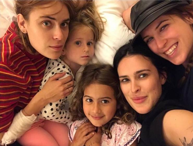 Celebs Who Have Way Too Many Kids