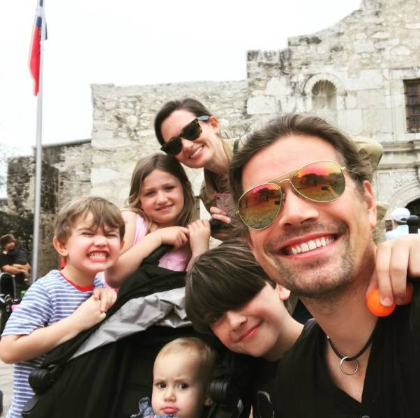 Celebs Who Have Way Too Many Kids