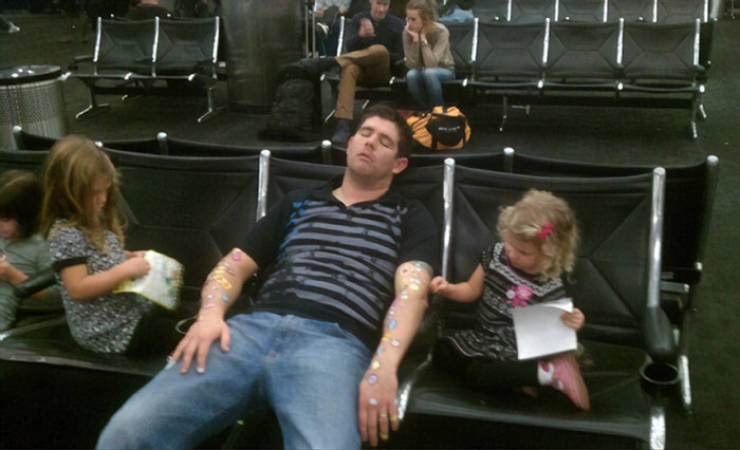 Hilarious Times People Were Caught Sleeping