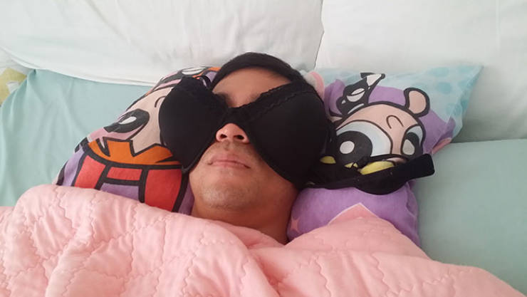 Hilarious Times People Were Caught Sleeping