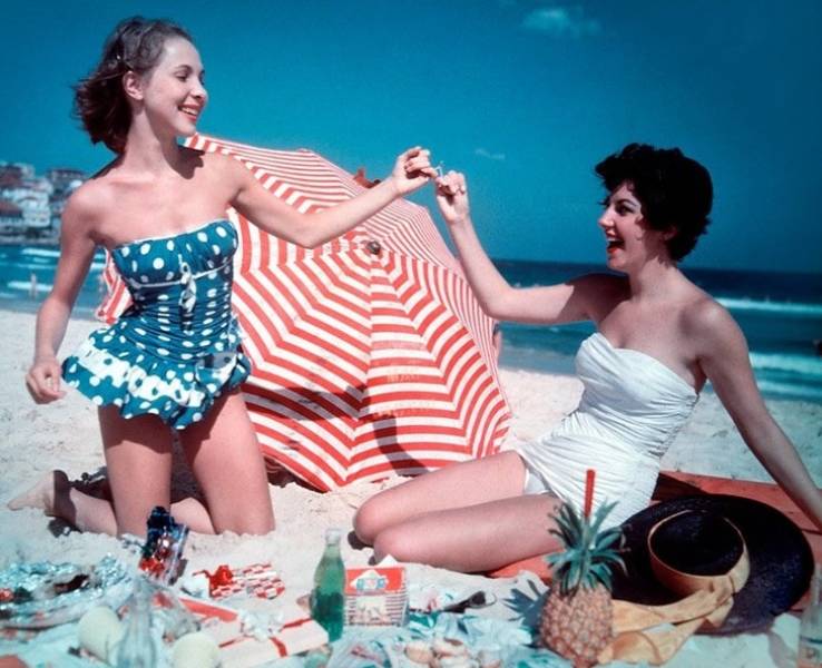 Eccentric Girls Of The Last Century