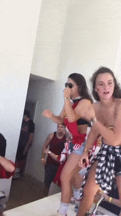 these girls know how to grab attention 32 gifs 7.html - 1 HD GIF | Premium Gallery 2019