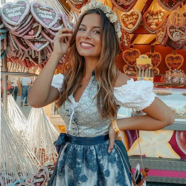 Busty Girls And Seas Of Beer – Oktoberfest 2019