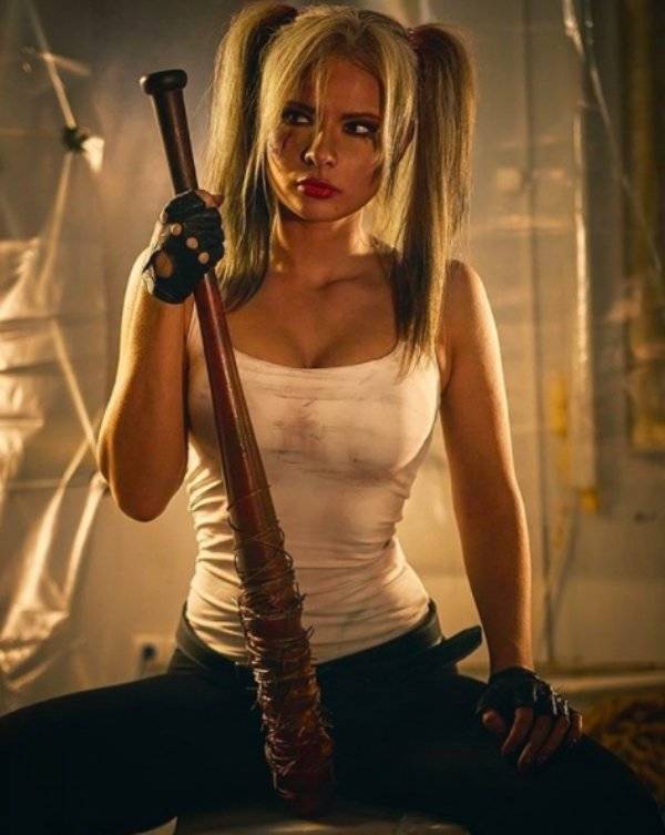 Jannet Knows A Thing Or Two About Cosplay