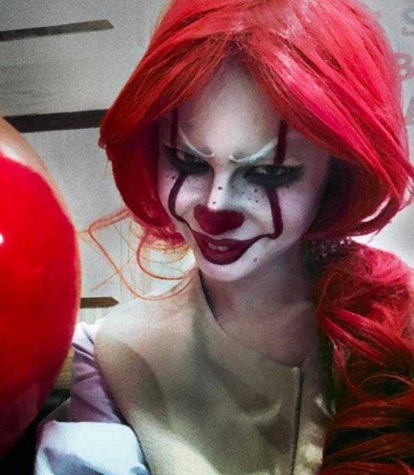 Jannet Knows A Thing Or Two About Cosplay