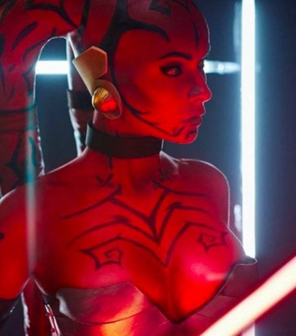 Jannet Knows A Thing Or Two About Cosplay
