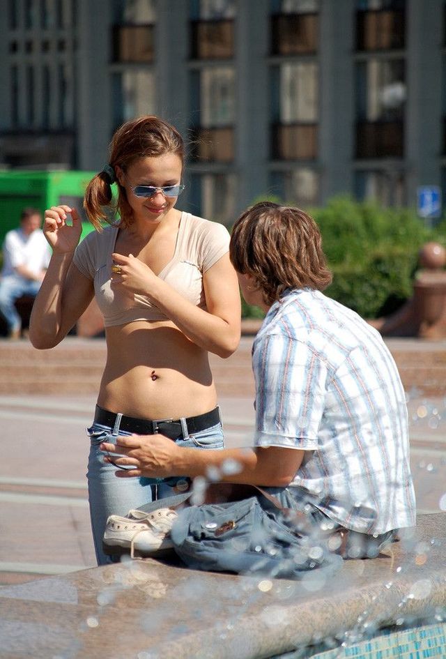 Friday entry with pretty girls (53 pics)