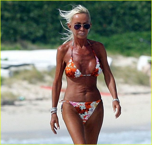Donatella Versace on the French Riviera (5 pics)