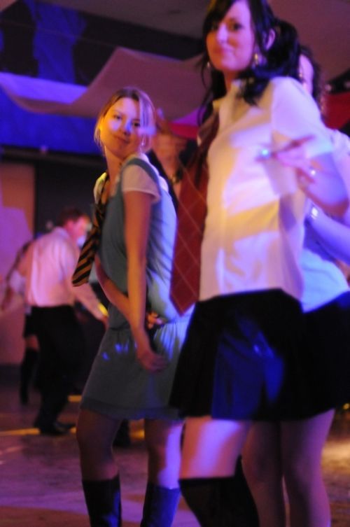 Sexy Girls from School Disco (100 pics)