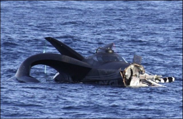 Trimaran Ady Gil Goes Down (15 pics + 2 videos)