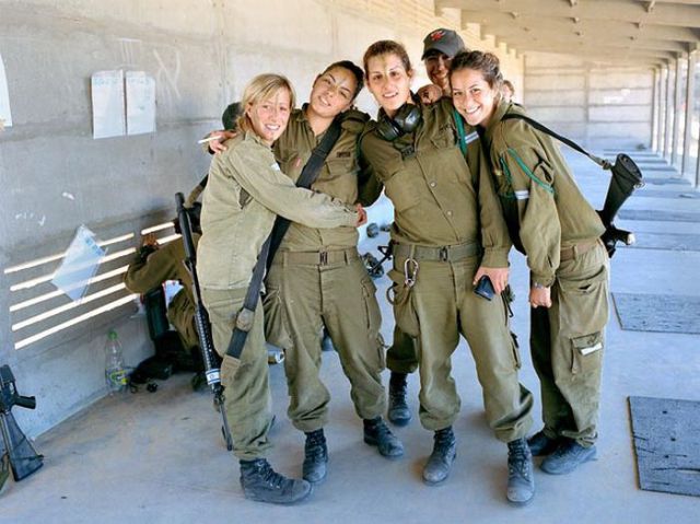 Israeli Military Girls (67 pics)