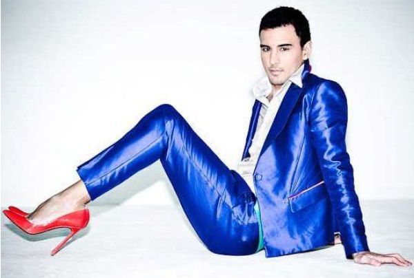 This Man Has a Good Taste in Women&rsquo;s Shoes (16 pics)